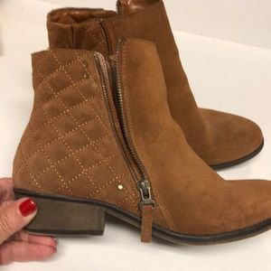 White Mountain sz 8.5W ankle booties